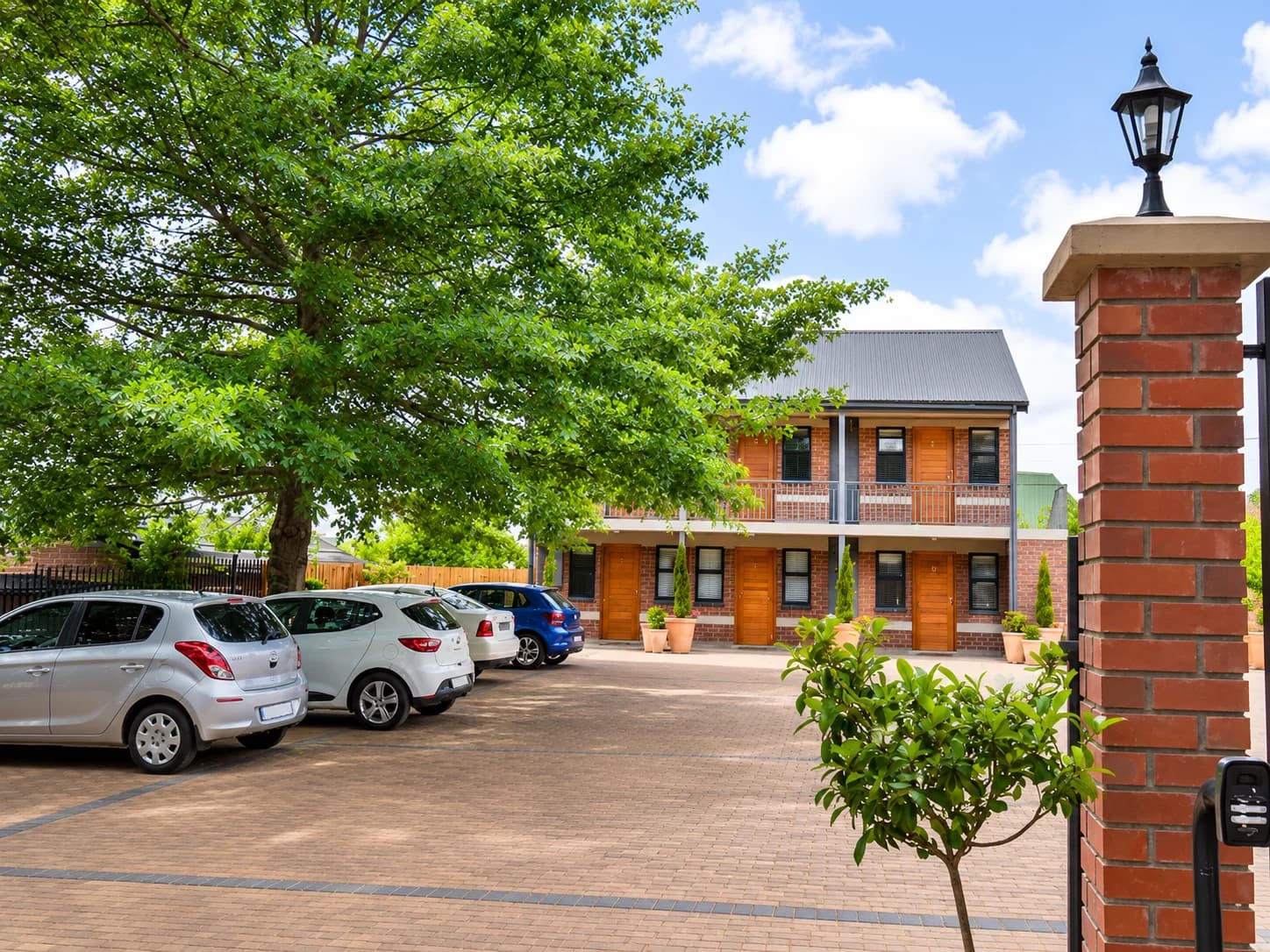 Clarens Retreat