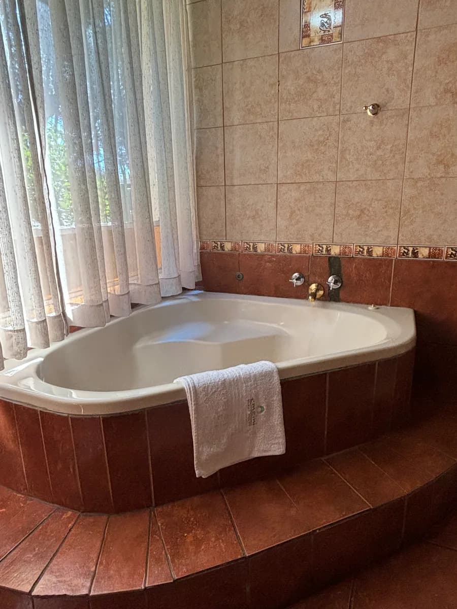 Emzini Guesthouse, Bloemfontein, ZA — gallery photo 6